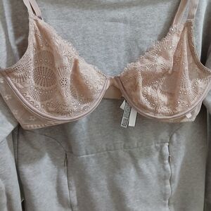 Victoria's Secret Lace Underwire Bra - Pink